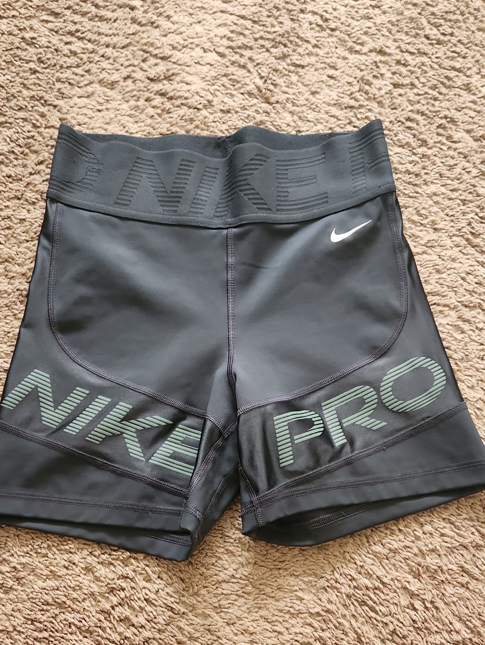 Nike Pro Sculpt Green Women's Compression Shorts with Green Logo Small